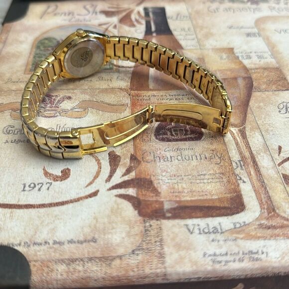 Women’s Gruen Precision Quartz Watch - Picture 6 of 9